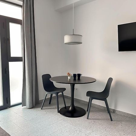 Apartamentos Navio บาเลนเซีย ภายนอก รูปภาพ