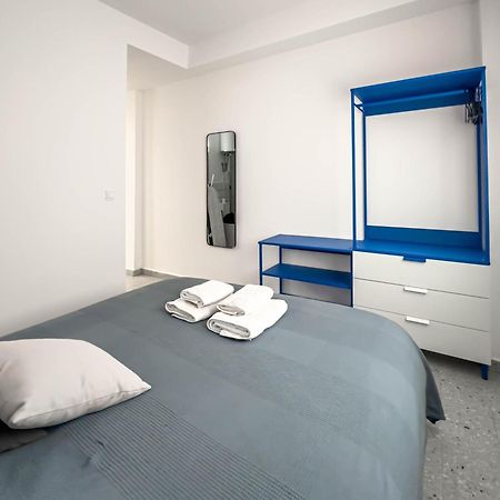 Apartamentos Navio บาเลนเซีย ภายนอก รูปภาพ